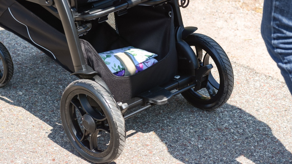 peg perego booklet 50 full size stroller review - the booklet 50 has okay access when the seat back is up, but when it...