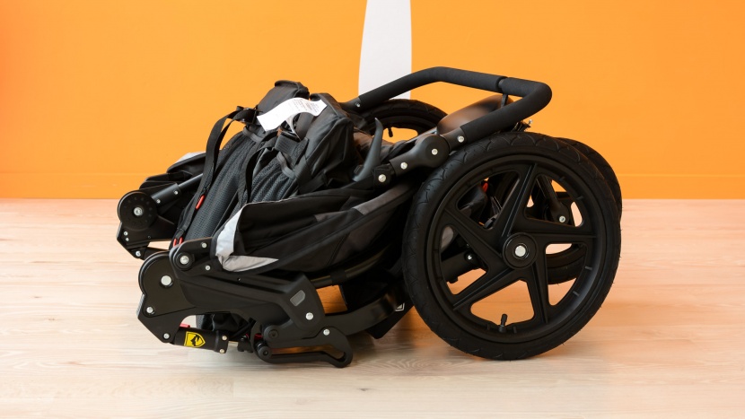 bob revolution flex 3.0 duallie - the bob 3.0 folds in half, but it is still large and unwieldy with...