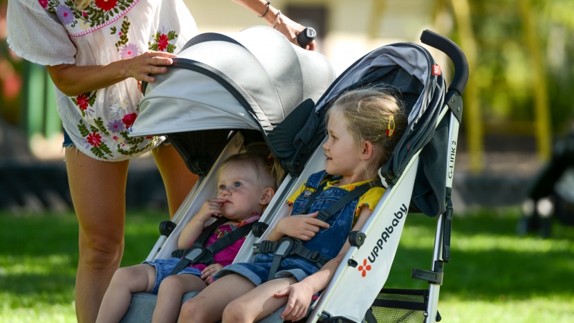 uppababy g-link 2 - the g-link 2 has some useful features not found on all of the...