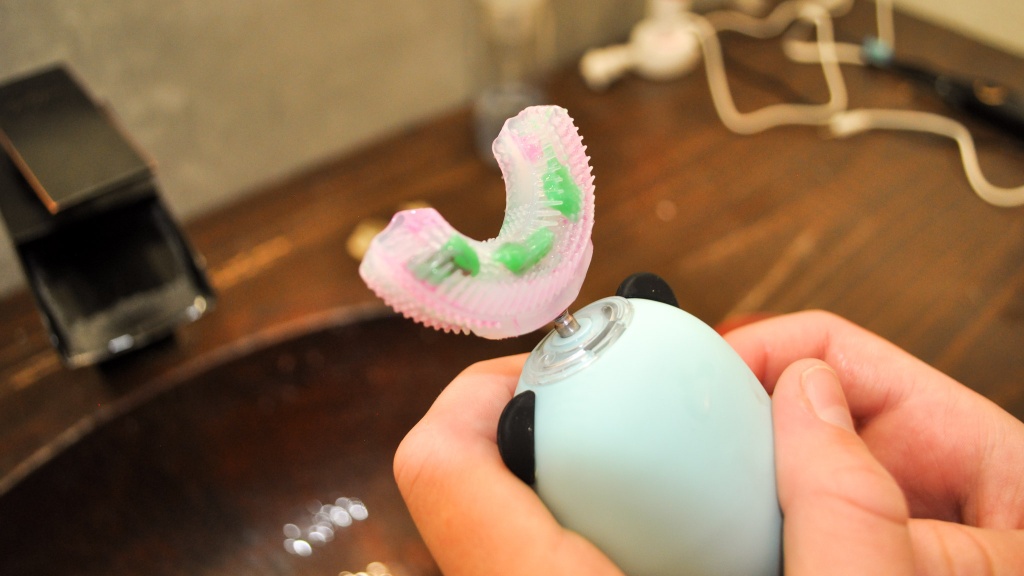 electric toothbrush kids - the u-style is hard to use for many reasons including preparation...