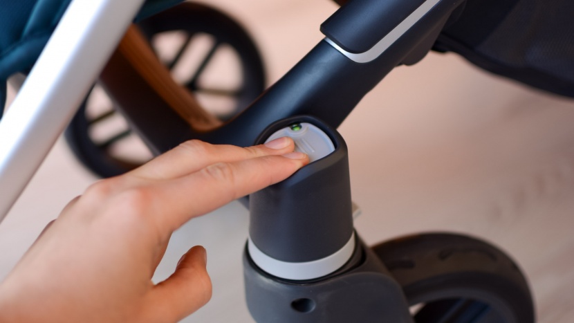 uppababy vista v2 double - the front wheels on the vista can be locked in place to help keep it...