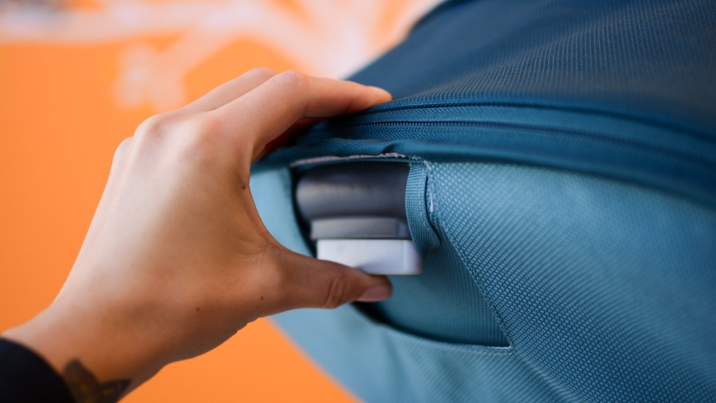 uppababy vista v2 double - the seats on the vista v2 double recline with the push of a button.