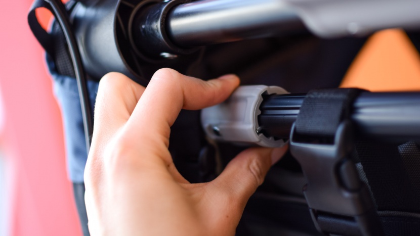 hamax outback with jogger kit - this photo shows the recline method of the hamax. you first twist...