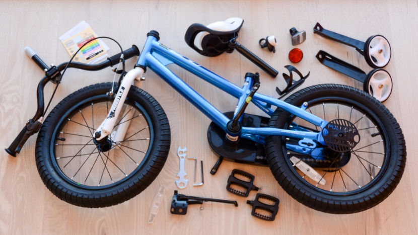 the royalbaby isn't hard to assemble, but it does have more parts...