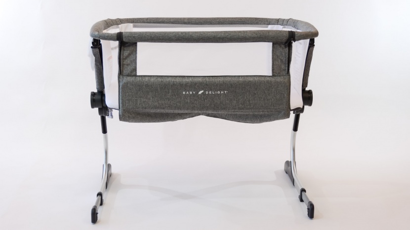 bassinet - overall, the baby delight is a delight to use.