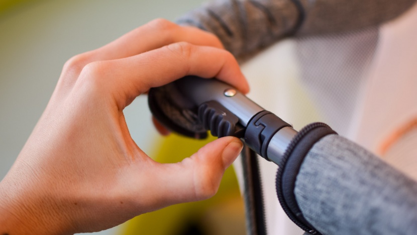 baby delight beside me dreamer - one side of the baby delight can drop-down for easier nighttime...