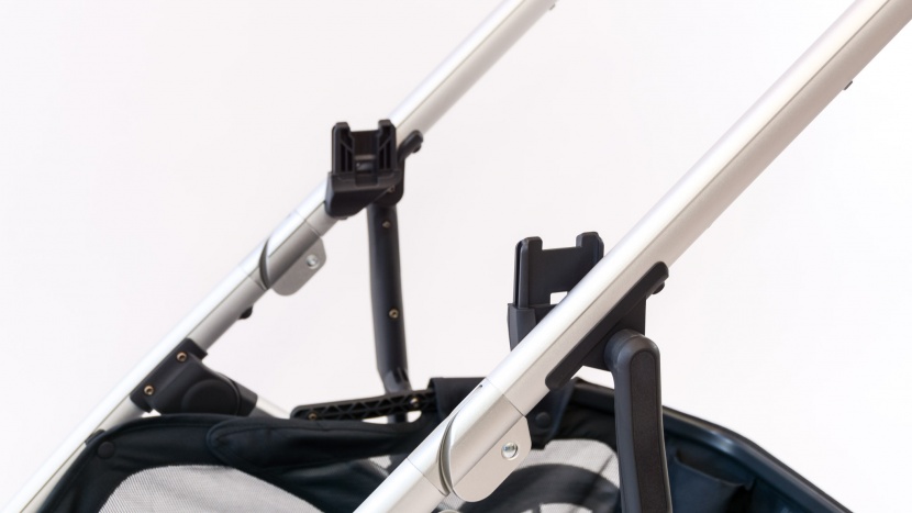 uppababy cruz v2 combo - the car seat adapters and the mesa car seat attach to the same side...
