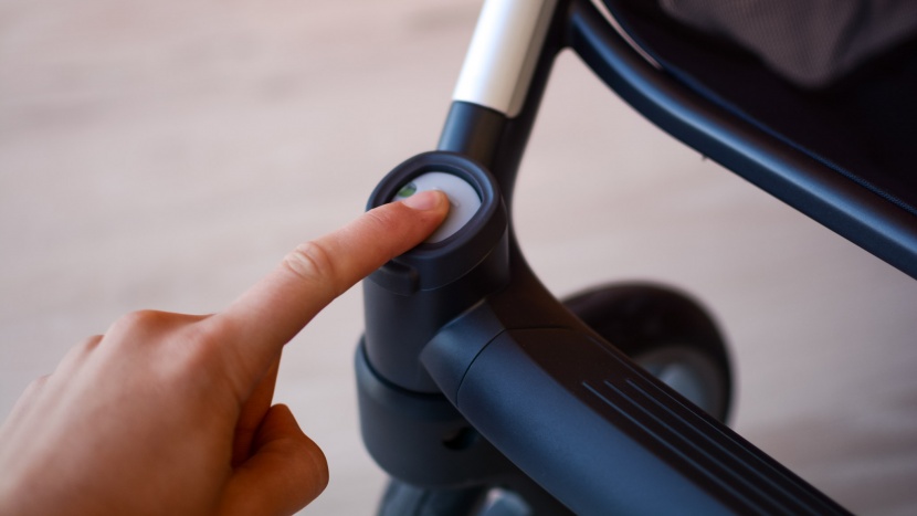 uppababy cruz v2 combo - the front wheels on the cruz v2 can be locked in place to help make...