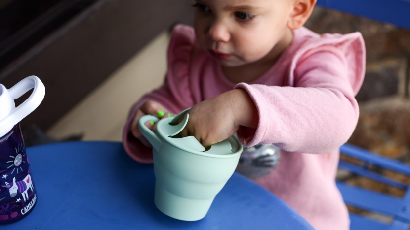 the flaps on the snack attack are easy to reach through but might be...