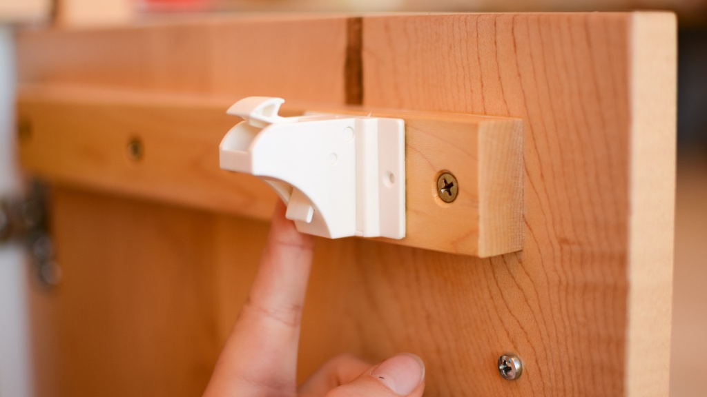 These Baby-Proof Cabinet Locks Use Magnets To Open and Close 