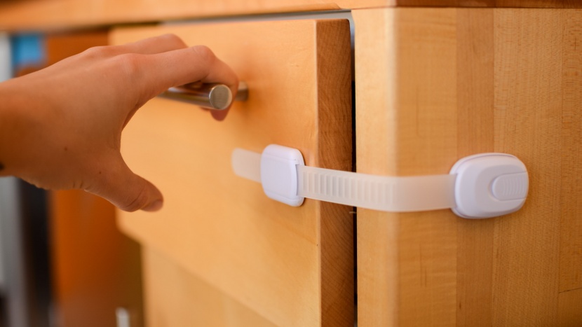 the betertek adhesive straps work well on a variety of surfaces.