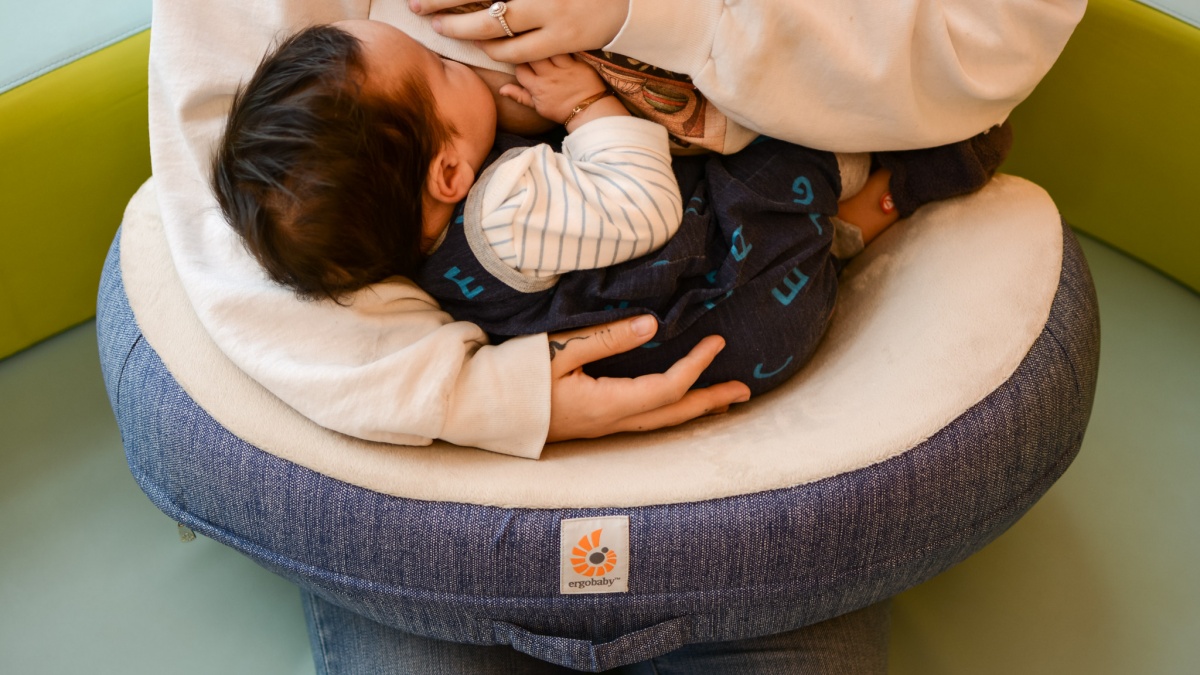 Ergobaby Natural Curve Review (Each product in our review was purchased and hands-on tested to evaluate multiple factors, including comfort and...)
