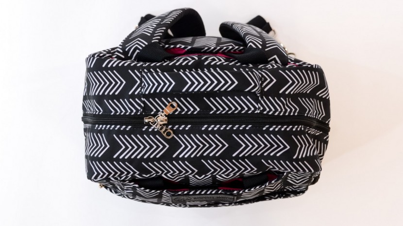 sarah wells kelly - the kelly bag is a nice looking bag with attention to detail and...