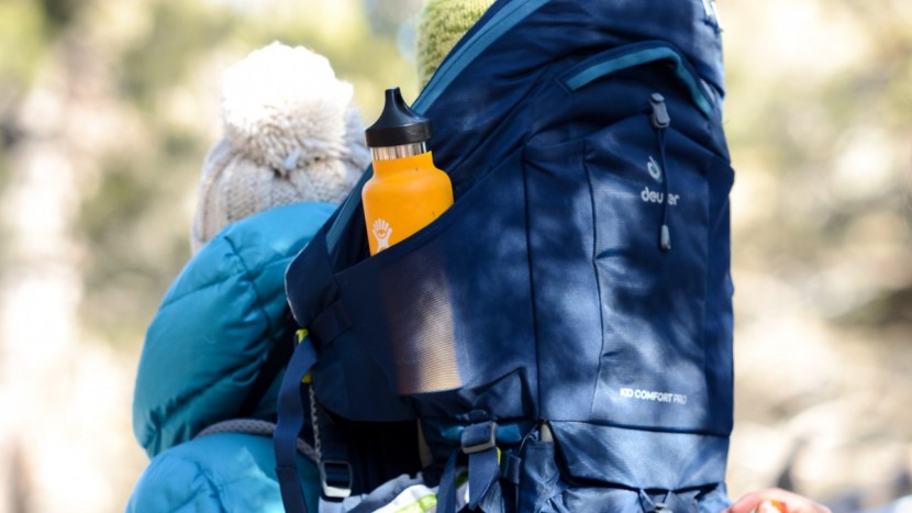 deuter kid comfort pro - the pro has dual water bottle mesh pockets on each side of the pack...