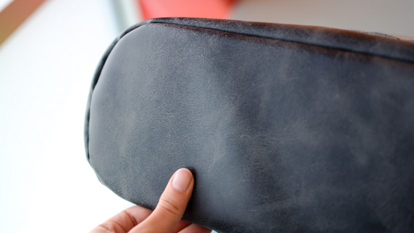 nanob&eacute;b&eacute; duet - the bottom of the bag is made of faux-leather fabric and does not...