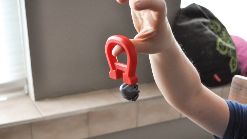 the nat geo slime and putty kit comes with magnetic putty and a...