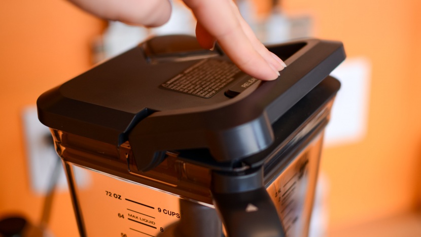 ninja bl660 - the ninja bl660 has multiple safeguards. for the machine to operate...