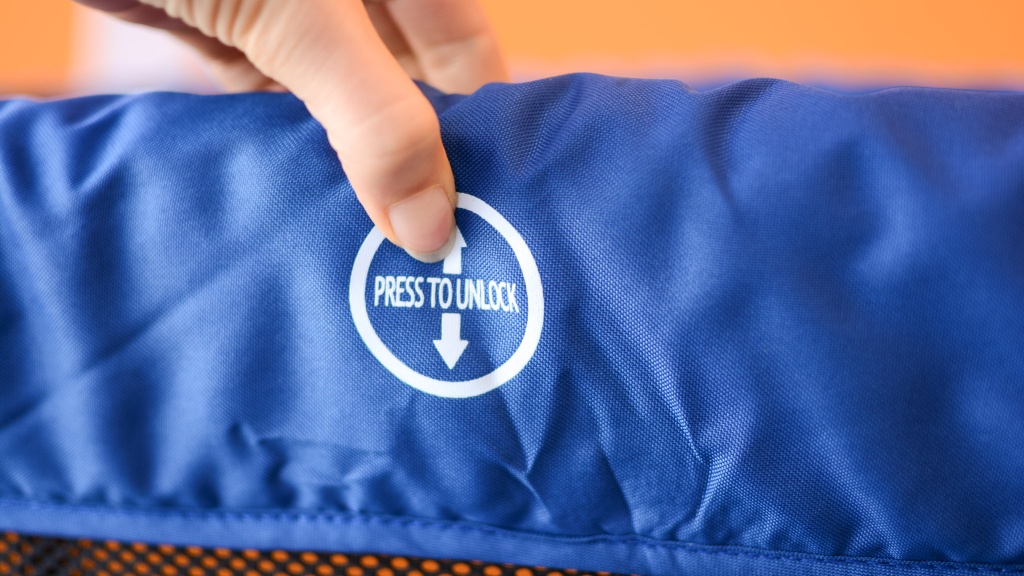 dream on me travel light playard