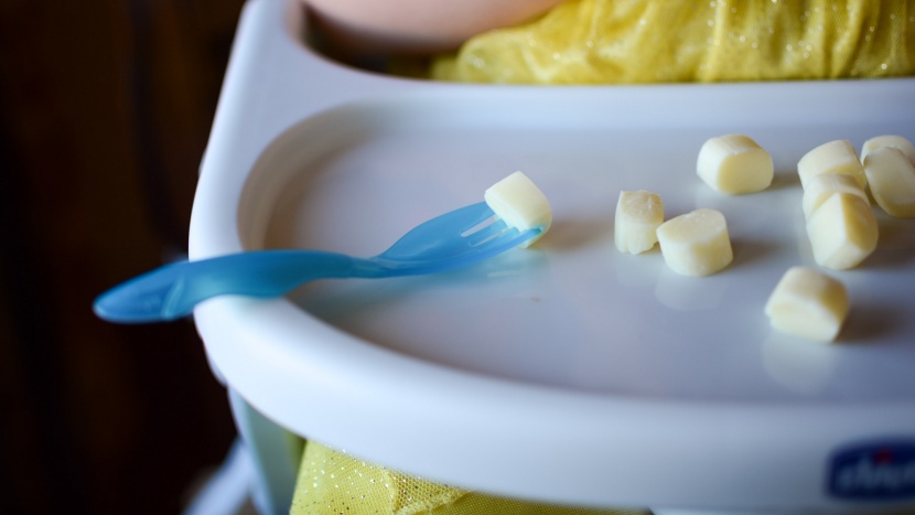 toddler utensil - the tomy take &amp;amp; toss toddler flatware is basic but offers the...