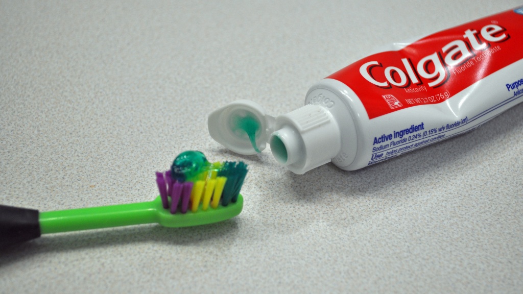 kids toothpaste - this gel colgate toothpaste has a traditional lid that got pretty...