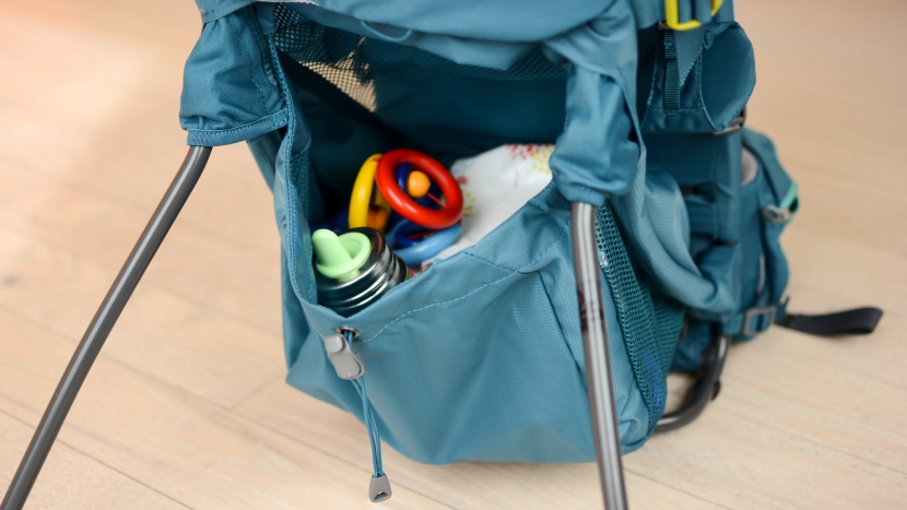 deuter kid comfort active sl - the main storage pocket on the active has a pull tight closure that...