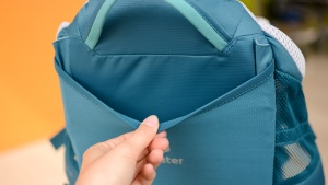The Active SL has a high stretchy mesh pocket that is somewhat small...