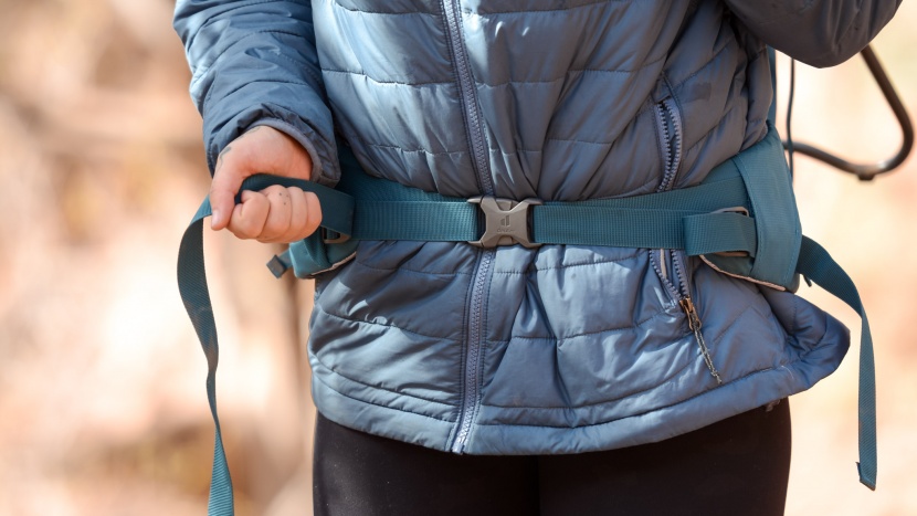 deuter kid comfort active sl - the waistband on the active sl is a pull forward adjustment that is...