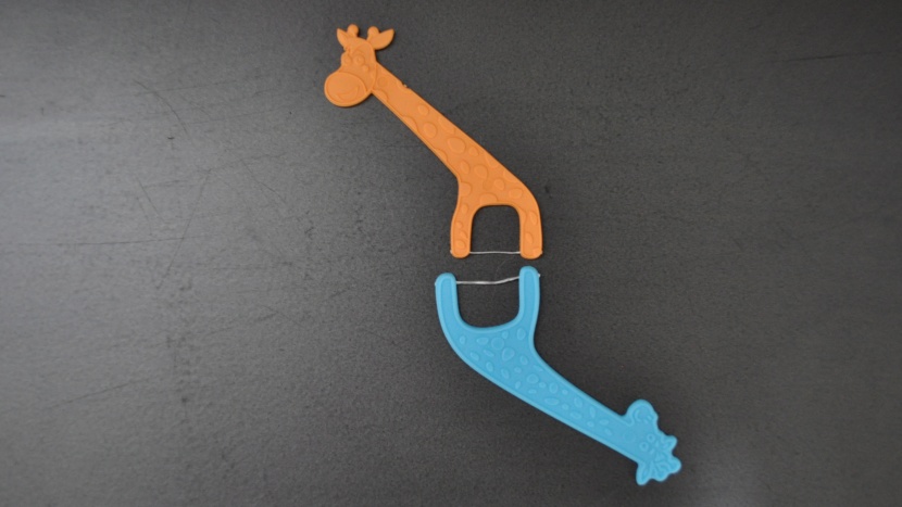 kids flossers - the ecofrenzy kids floss picks giraffe on top is slightly narrower...