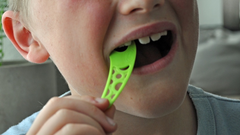 kids flossers - gum kids&#039; flossers are straightforward and get the job done for a...