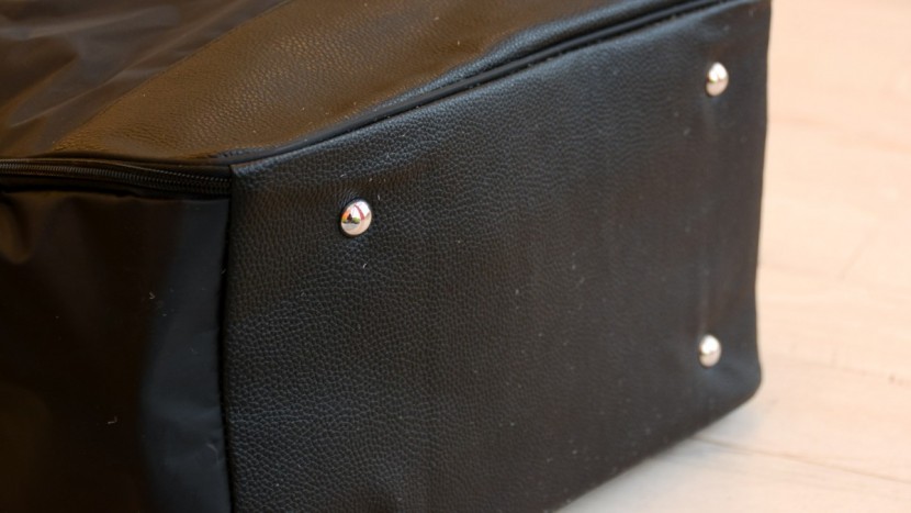 the metal feet on the bottom of the type a are sort of indented...