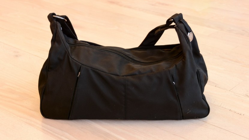 the medela resembles a simple purse more so than a larger tote bag...