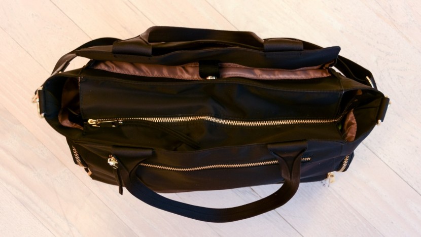 the new yorker has a variety of features to keep you organized.