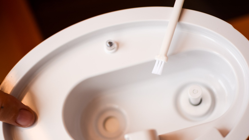 pure enrichment mistaire - the mistaire includes a special brush for cleaning the sonic plate...