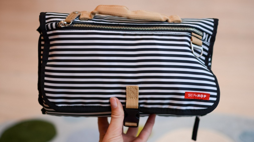 skip hop pronto - the skip hop pronto is a simple and efficient way to bring along...