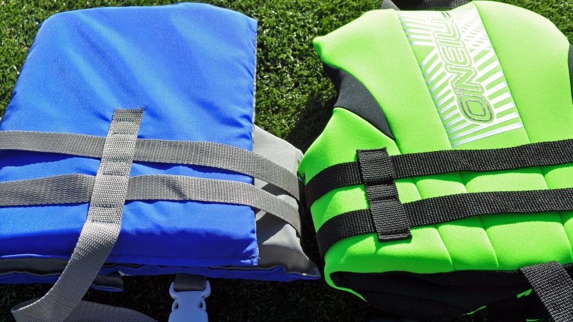 kids pfd - not all of the vests have straps that wrap around for adjustability...