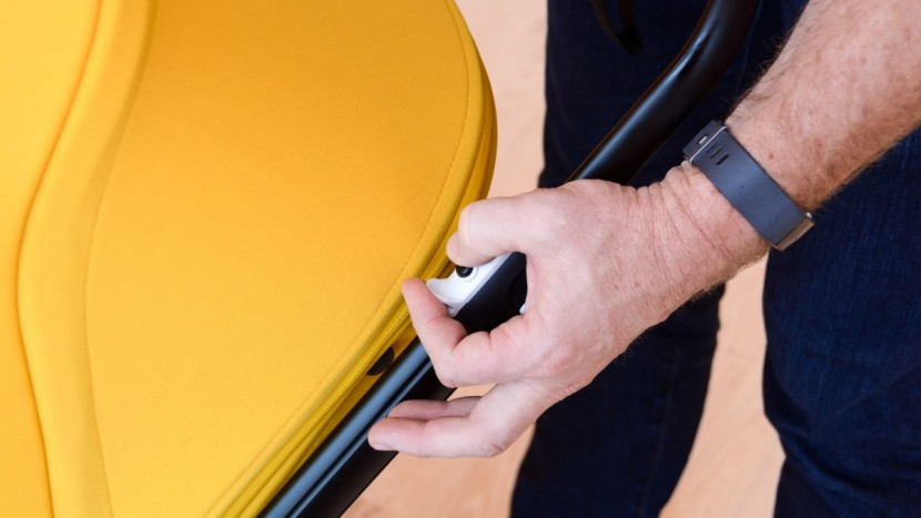 to initiate the bee 5 fold you need to release the frame lock on the...