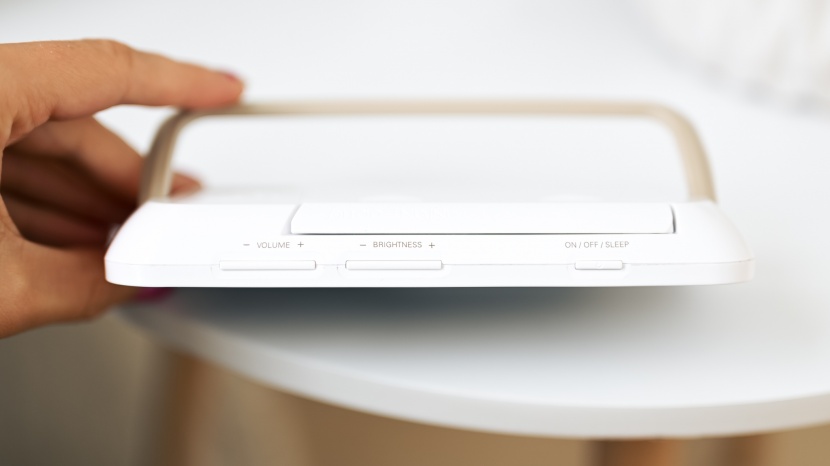 video monitor - volume on the infant optics pro is on the side of the parent unit...