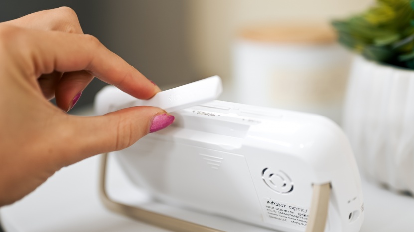 infant optics dxr-8 pro - the pro has an okay range inside the house, but its 3-4 walls limit...