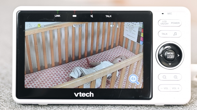 even when using digital zoom, the detail and clarity of the vm901...