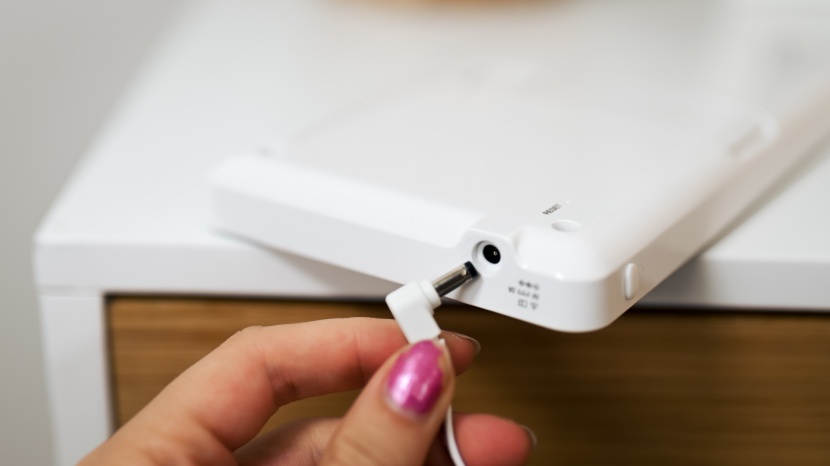 leapfrog lf920hd - the parent device on the leapfrog has a side plug-in port for...