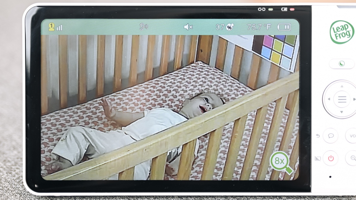 LeapFrog LF920HD 7" Display Review (The digital zoom on the LeapFrog is good enough in the day time to see the details in our baby's face and the pattern...)