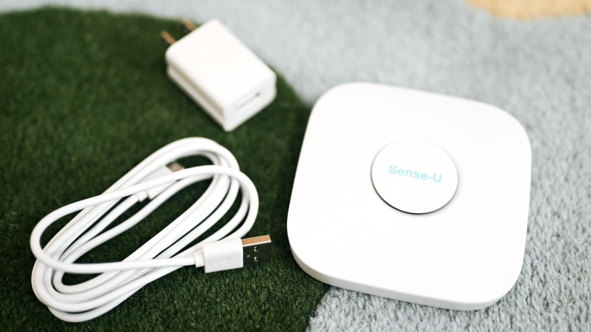 sense-u baby v3 - the sense-u base station is a nice addition that provides additional...