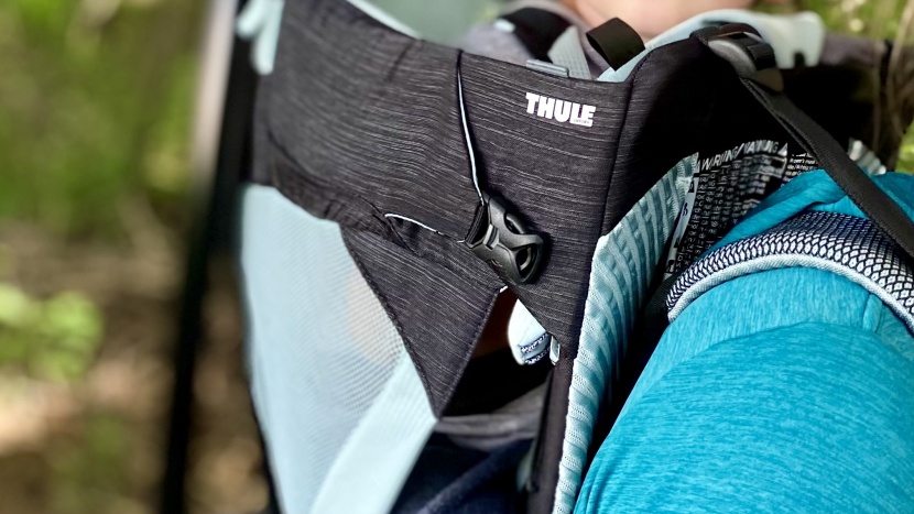thule sapling backpack - loading and unloading a child into thule sapling is super easy, and...