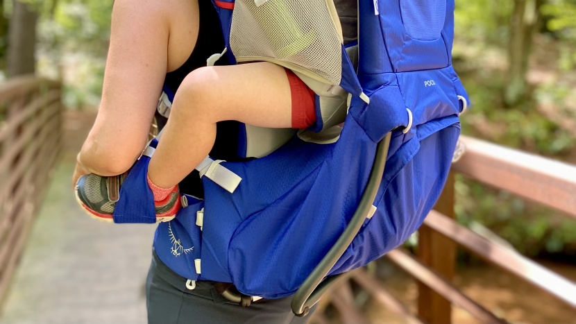 osprey poco - the adjustable stirrups on osprey poco allow little ones to rest...