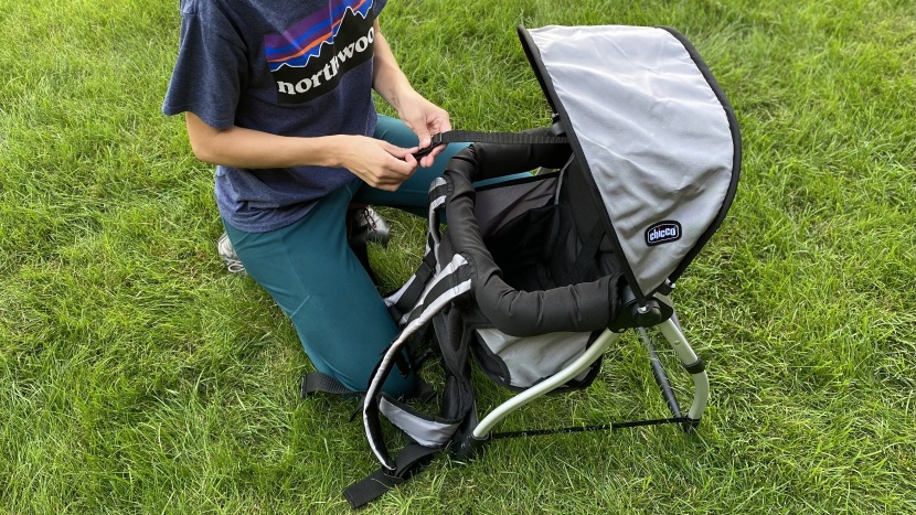 chicco smartsupport backpack - it's easier to adjust the chicco while the child isn't in it.