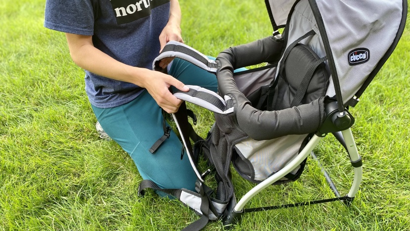 chicco smartsupport backpack - the chicco's shoulder straps lack padding and remind us of a school...