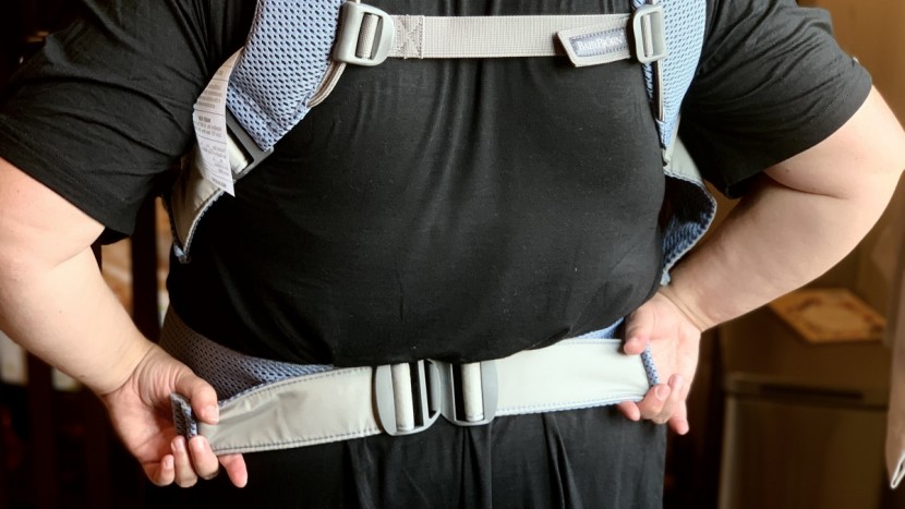babybjorn one air - the straps on the one air smoothly adjust, but reaching the back...