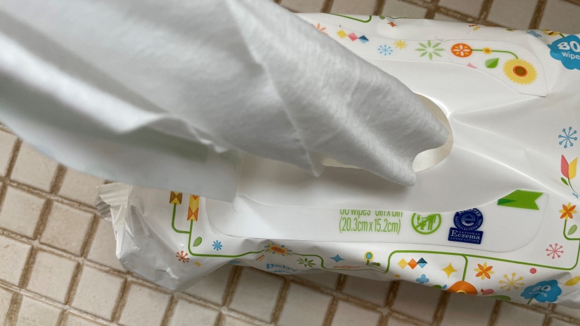baby wipes - the babyganic wipes do not interlock, making them harder to pull...