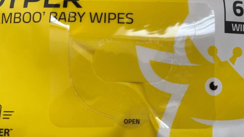 baby wipes - you can see the small air gap in the lid closure of the dyper...