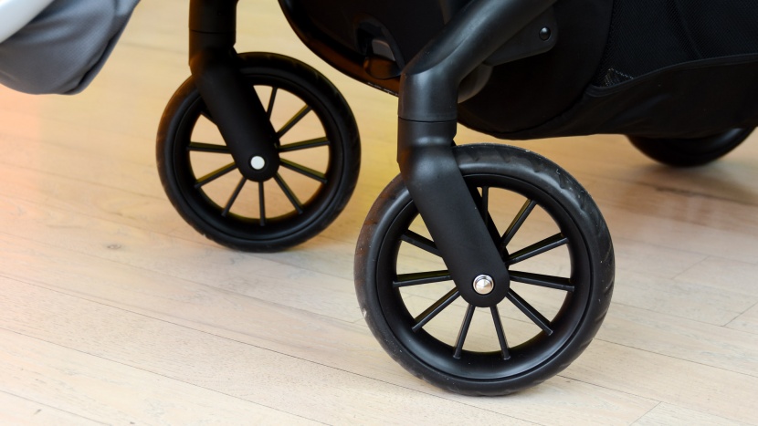 the pivot would be easier to push and turn if the wheels were larger...